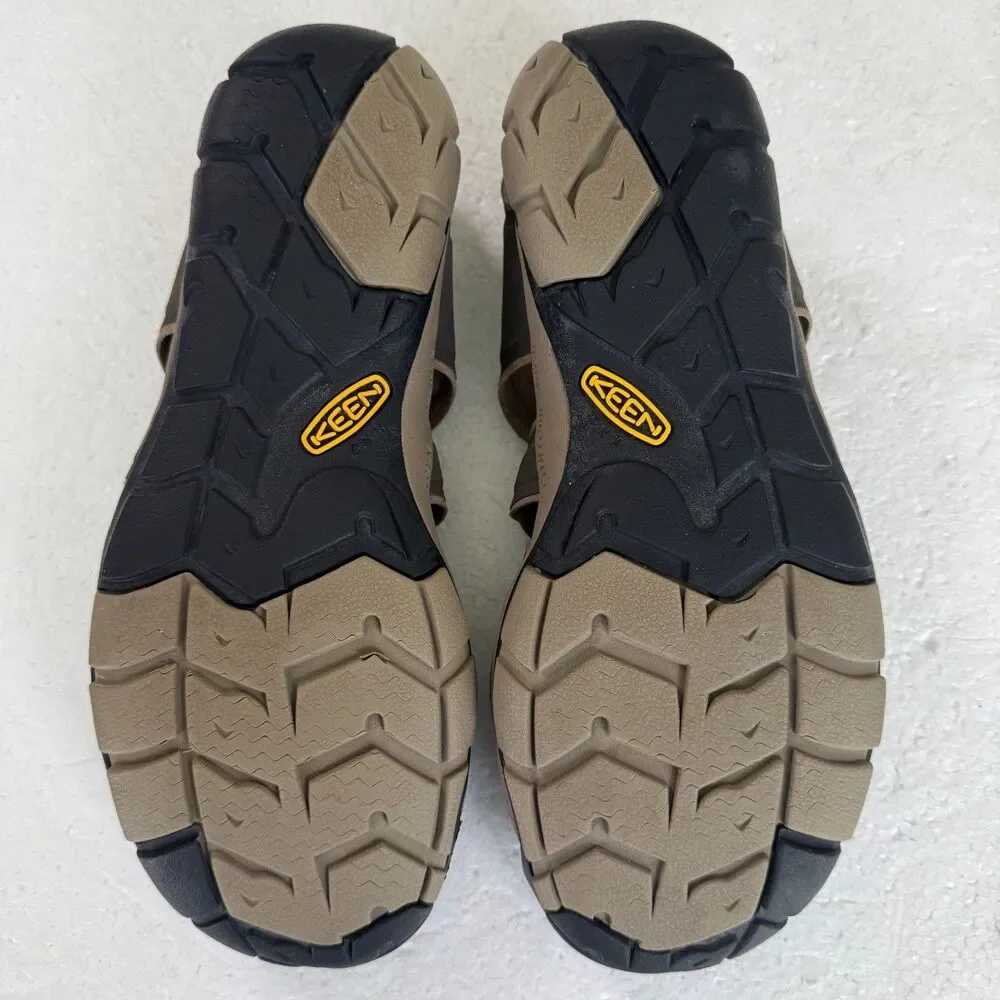 Keen Clearwater CNX Sandals Green Cordlock Round Toe Waterproof Men's Size 9.5